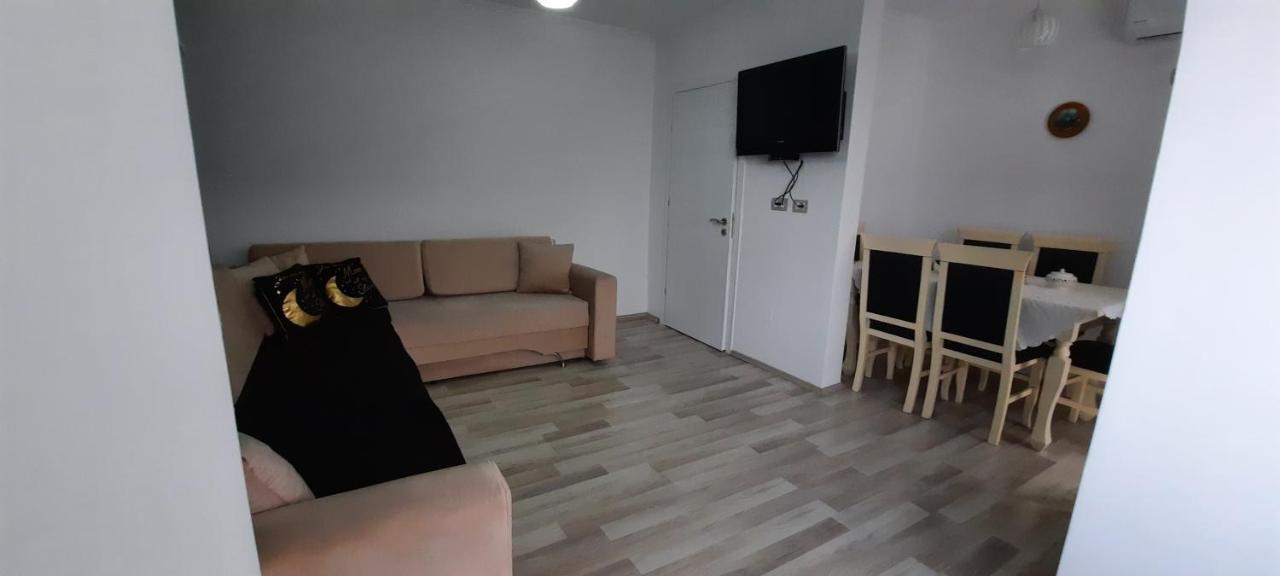 Apartament Clara Permet Lejlighed Eksteriør billede