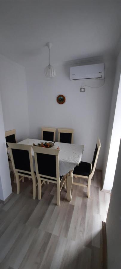 Apartament Clara Permet Lejlighed Eksteriør billede